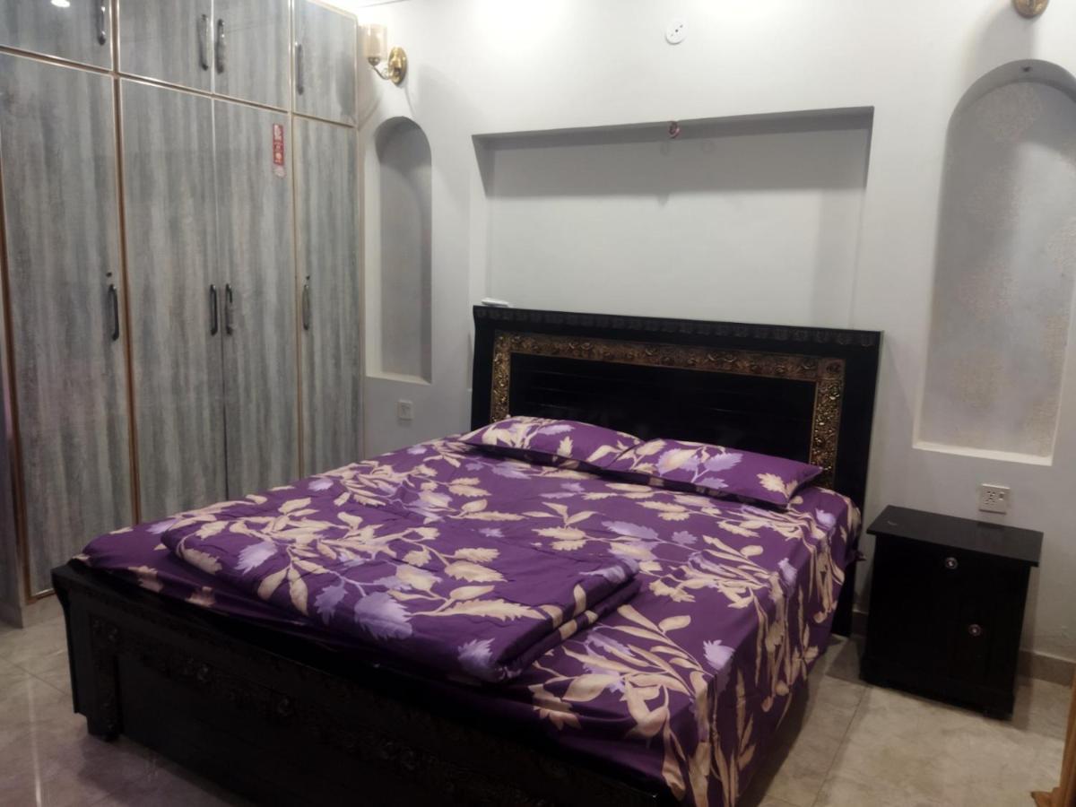 Furnished Private Ground Floor - Pasha House Apartment Lahore Bagian luar foto